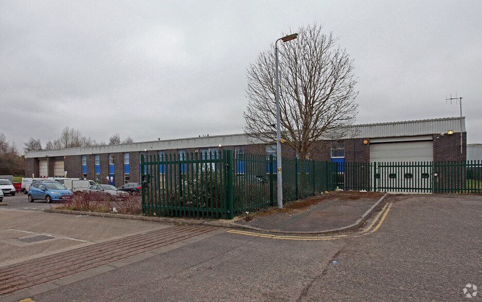 James Watt Clos, Swindon à louer - Photo du bâtiment - Image 2 de 2