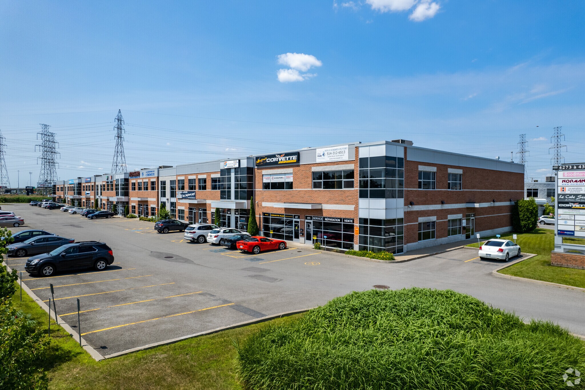 4273-4345 Des Laurentides (A-15) Desste E, Laval, QC for lease Primary Photo- Image 1 of 7