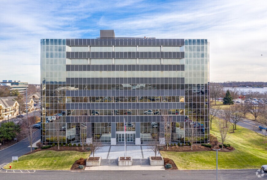 270 Davidson Ave, Somerset, NJ à louer - Photo du bâtiment - Image 2 de 6