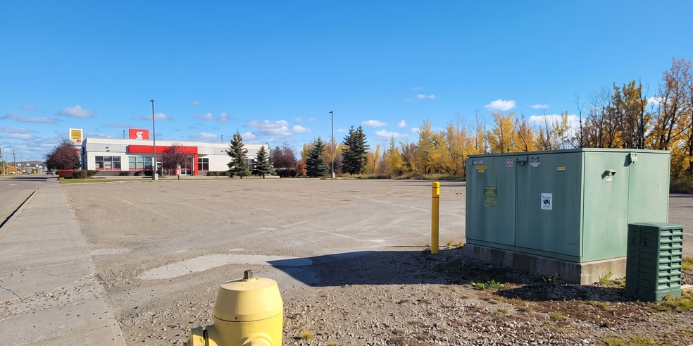 414 Carmichael Ln, Hinton, AB for sale - Other - Image 2 of 4