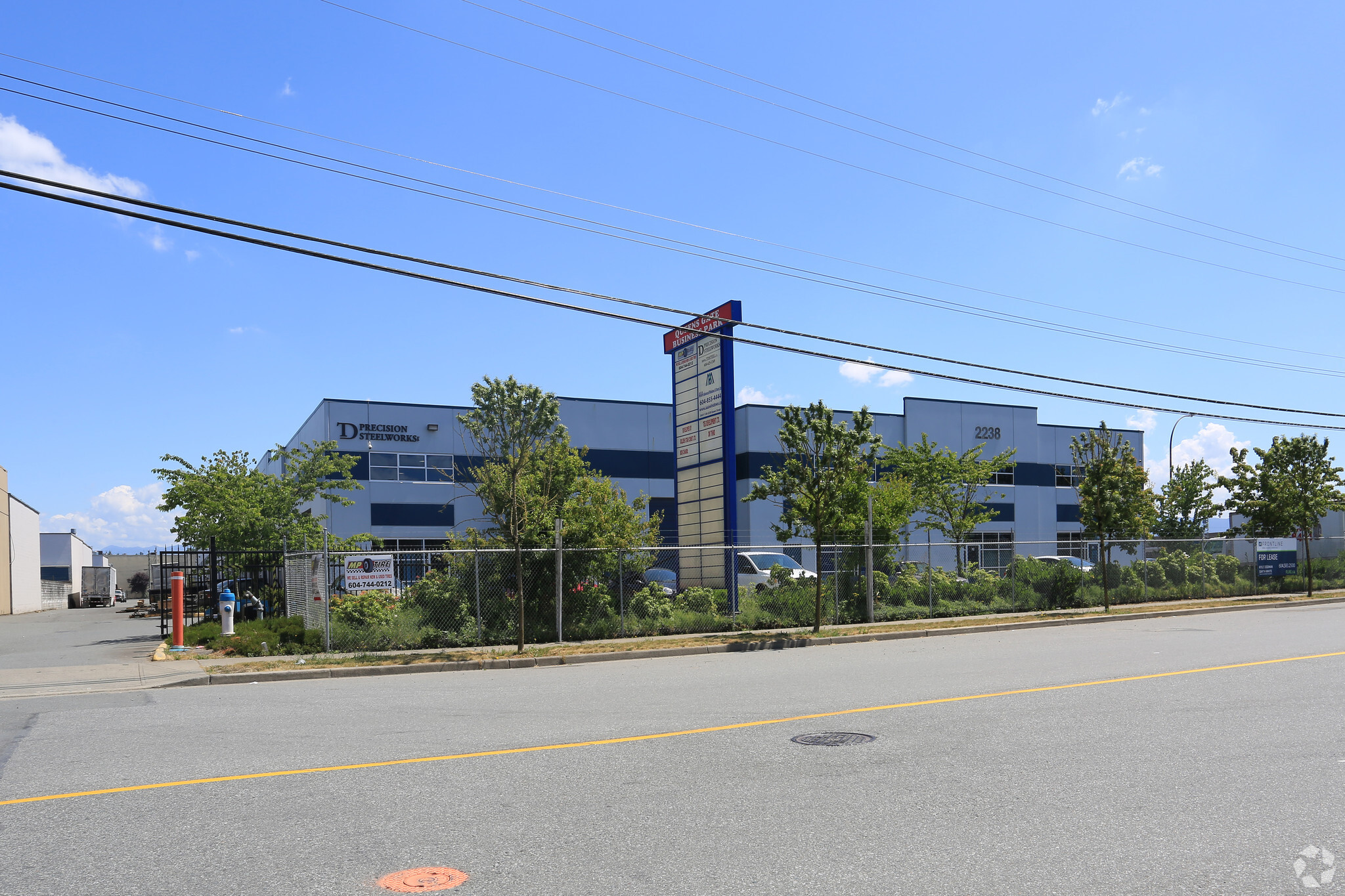 2238 Queen St, Abbotsford, BC for lease Primary Photo- Image 1 of 6