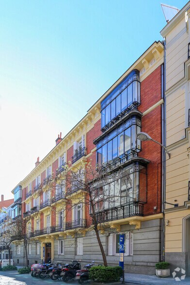 Calle de Orfila, 8, Madrid, Madrid à louer - Photo du bâtiment - Image 3 de 3