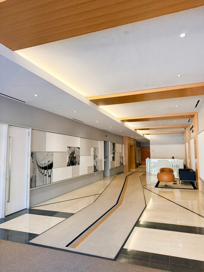 1155 Market St, San Francisco, CA 94103 - Unité Floors 1 - 8 -  - Hall d’entrée - Image 1 of 4