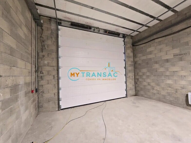 Flex in Gagny for lease - Interior Photo - Image 3 of 6