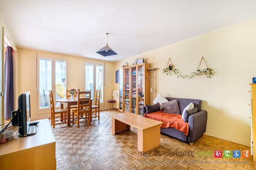 Multifamily in Lyon for sale - Building Photo - Image 2 of 8