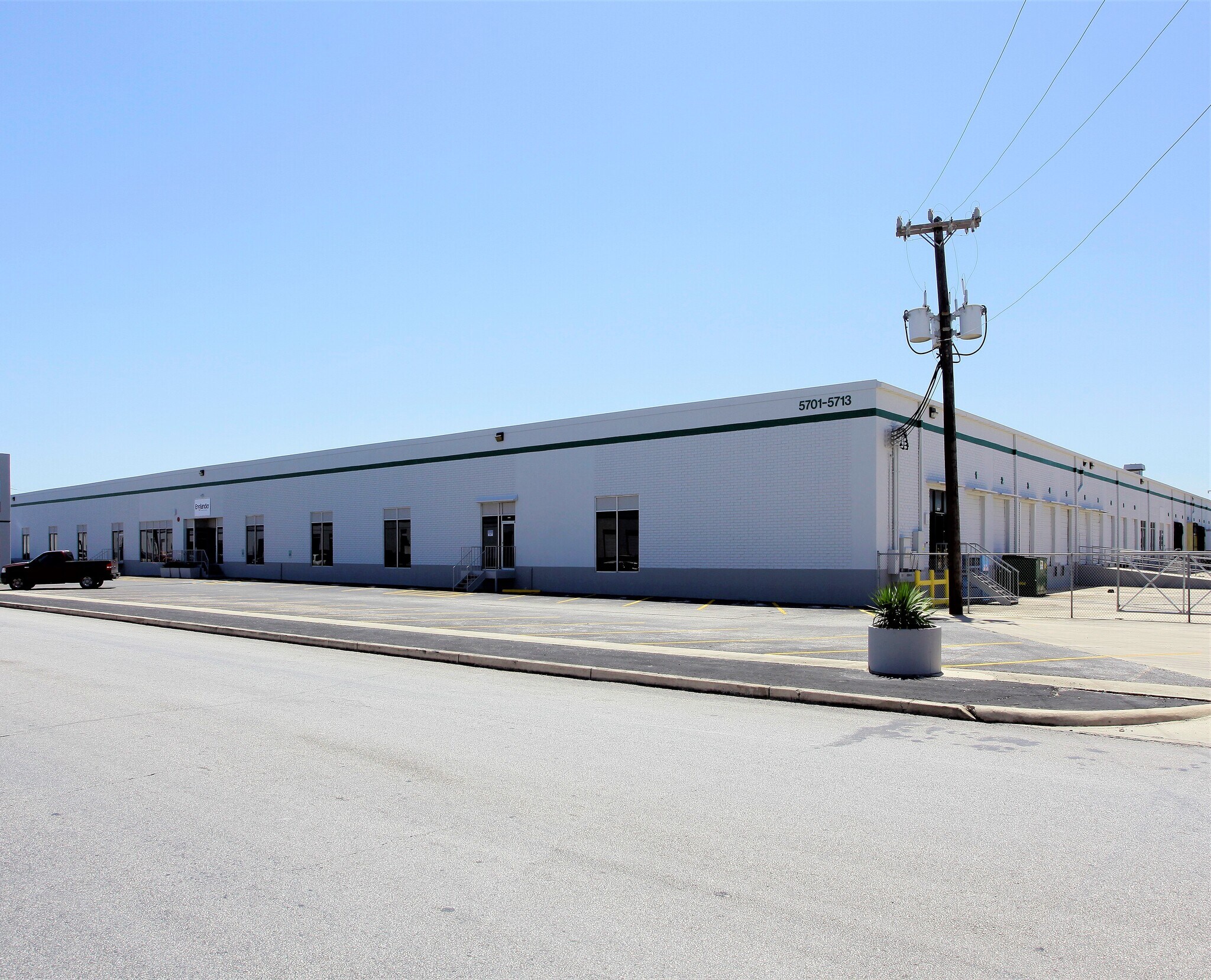 5701-5713 Business Park, San Antonio, TX for lease Building Photo- Image 1 of 2