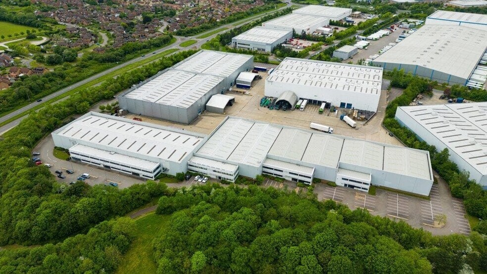 Brudenell Dr, Milton Keynes à louer - Photo du bâtiment - Image 2 de 8