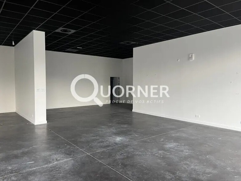 Commerce de détail dans Fréjus à vendre - Photo du bâtiment - Image 3 de 8