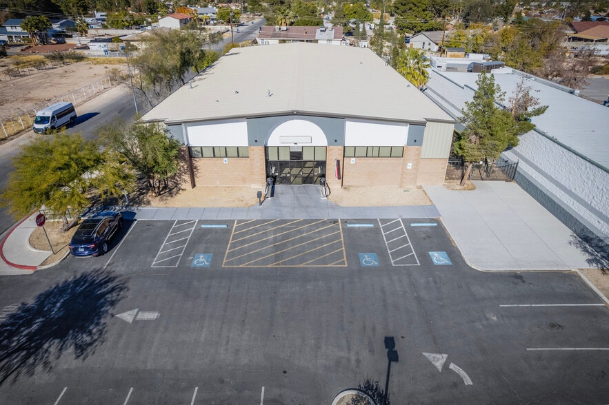 3250 N Bronco St, Las Vegas, NV for sale - Building Photo - Image 1 of 27