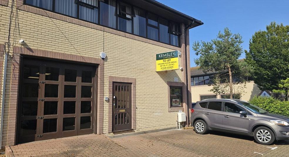 Cranes Farm Rd, Basildon for lease - Building Photo - Image 1 of 1