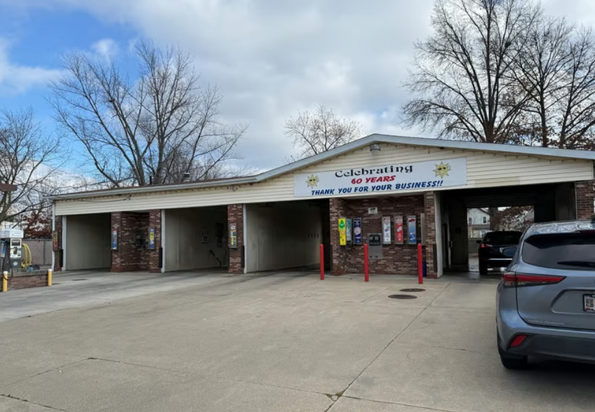 318-322-330 Prospect, Elyria, OH portfolio of 3 properties for sale on LoopNet.ca - Building Photo - Image 3 of 3