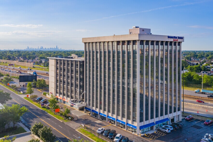 8101 W Higgins Rd, Chicago, IL à louer - Photo du bâtiment - Image 3 de 3
