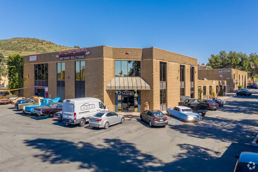 11491-11489 Woodside Avenue portefeuille de 2 propriétés à vendre sur LoopNet.ca - Photo du bâtiment - Image 1 de 2