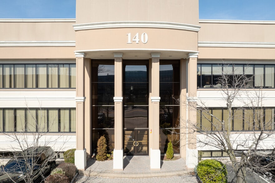 140 Sylvan Ave, Englewood Cliffs, NJ à louer - Photo du bâtiment - Image 3 de 6