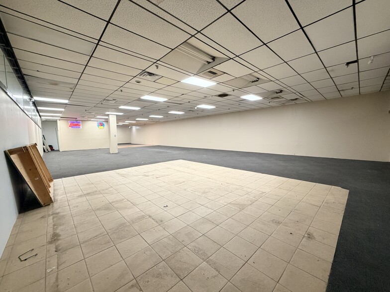5611 N State Road 7, Fort Lauderdale, FL for lease - Building Photo - Image 3 of 15