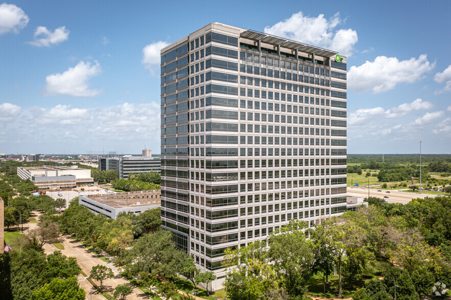 200 Westlake Park Blvd, Houston, TX à louer - Photo du b timent - Image 1 de 4