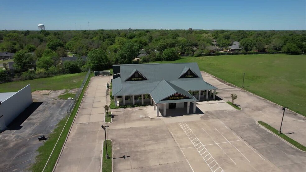 5200 Interstate 30 E, Greenville, TX à louer - Vidéo sur l’inscription commerciale - Image 2 de 11