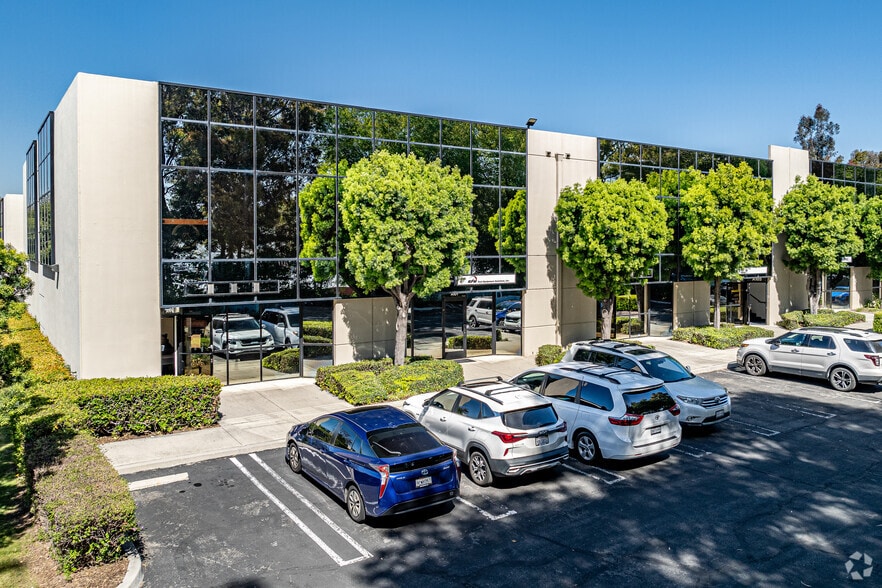 2530 E Corporate Pl, Monterey Park, CA for lease - Building Photo - Image 3 of 8