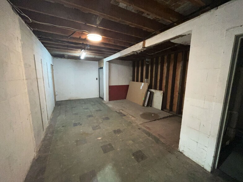 28425 Salmon River Hwy, Grand Ronde, OR for lease - Interior Photo - Image 3 of 32