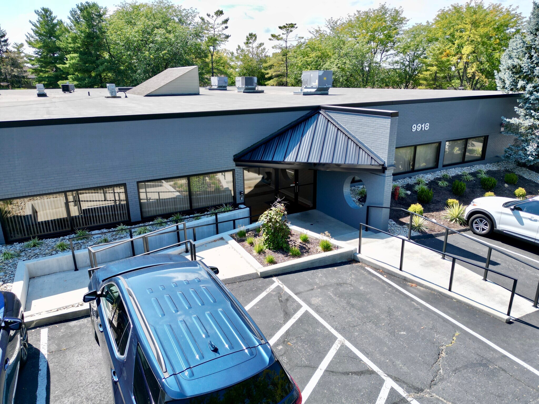 9916-9918 Carver Rd, Blue Ash, OH for lease Building Photo- Image 1 of 14