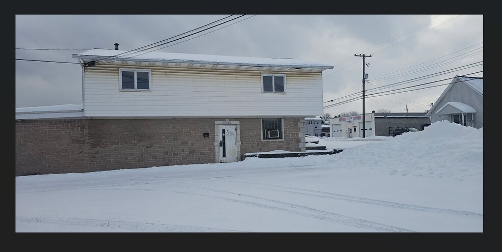 951 S Edgewood Ave, Somerset, PA à louer - Photo intérieure - Image 3 de 6