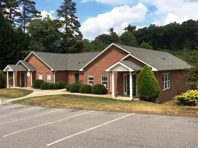 304 New Leicester Hwy, Asheville, NC for lease Primary Photo- Image 1 of 13