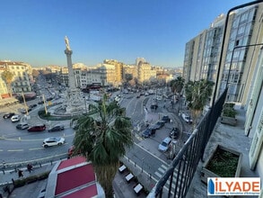 18 Place Castellane, Marseille, BDR - AERIAL map view