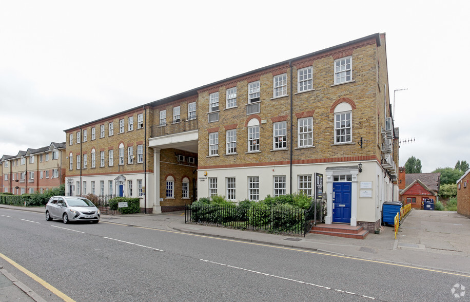 Theobald St, Borehamwood à vendre - Photo du bâtiment - Image 1 de 2