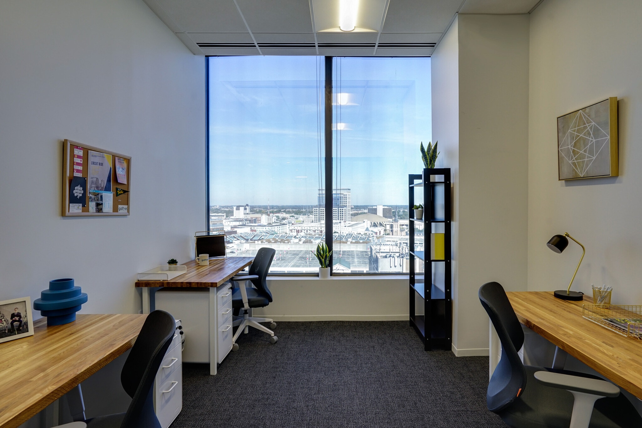 249 Central Park Ave, Virginia Beach, VA for lease Interior Photo- Image 1 of 9