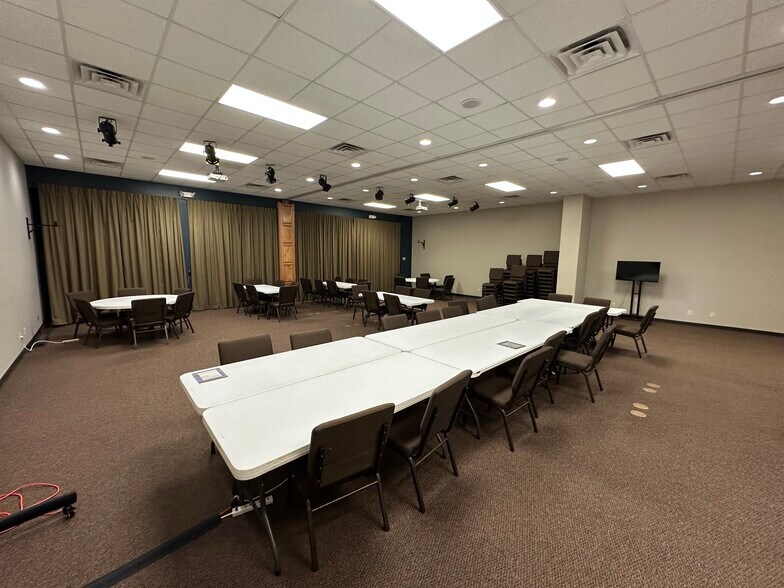 4600 W Kearney St, Springfield, MO à louer - Photo du bâtiment - Image 3 de 12