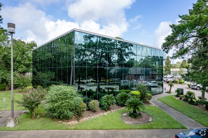 820 S Friendswood Dr, Friendswood, TX for lease - Building Photo - Image 2 of 6