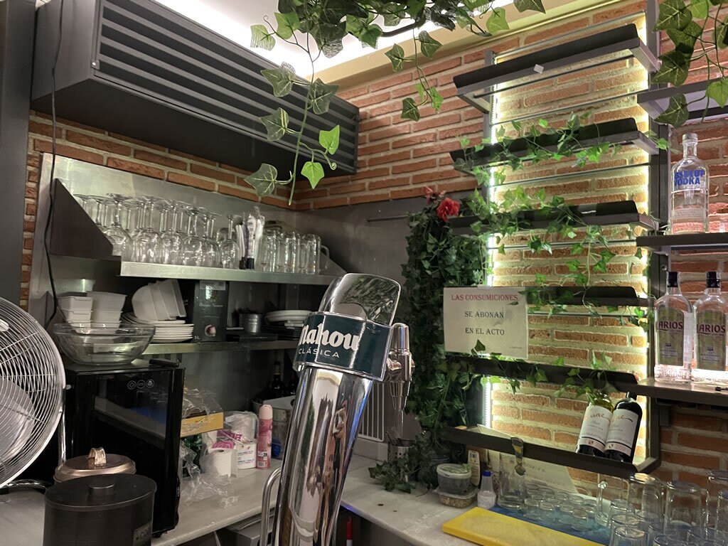 Calle de la Cava Baja, Madrid, Madrid for sale Primary Photo- Image 1 of 4