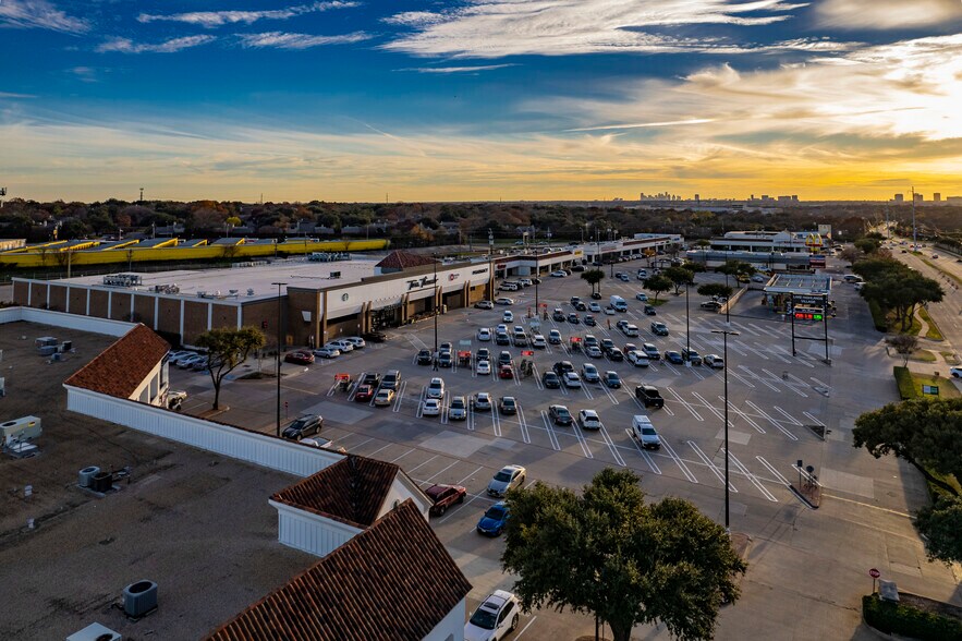 8602-8698 Skillman St, Dallas, TX à louer - Photo du bâtiment - Image 2 de 7