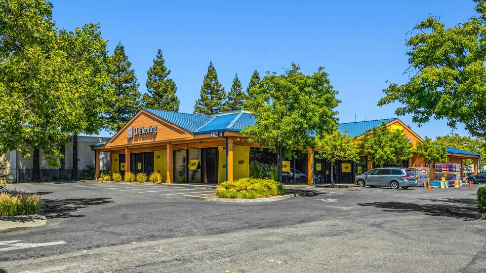 2716 Santa Rosa Ave, Santa Rosa, CA à louer - Photo du bâtiment - Image 3 de 5