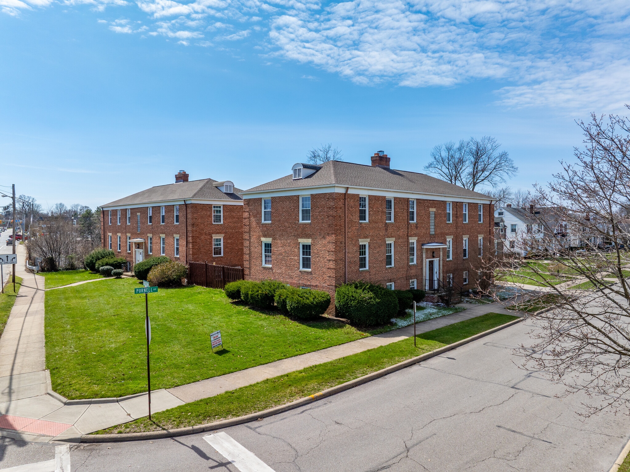 2392 Wooster Rd, Rocky River, OH à vendre Photo principale- Image 1 de 14