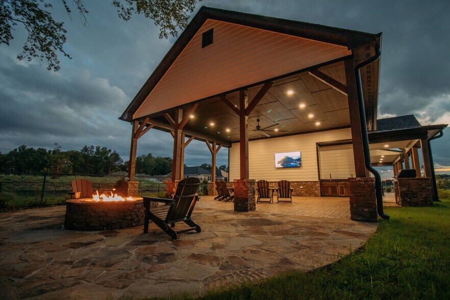 167 Blue Bird Ln, Mineola, TX à vendre - Photo du bâtiment - Image 1 de 44