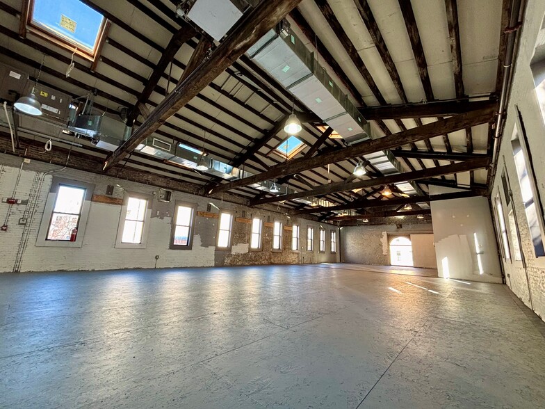 184 N 8th St, Brooklyn, NY for lease - Interior Photo - Image 2 of 3