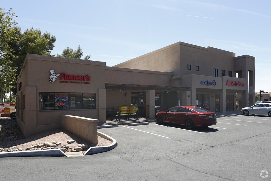 610 N Gilbert Rd, Gilbert, AZ à louer - Photo du bâtiment - Image 2 de 4