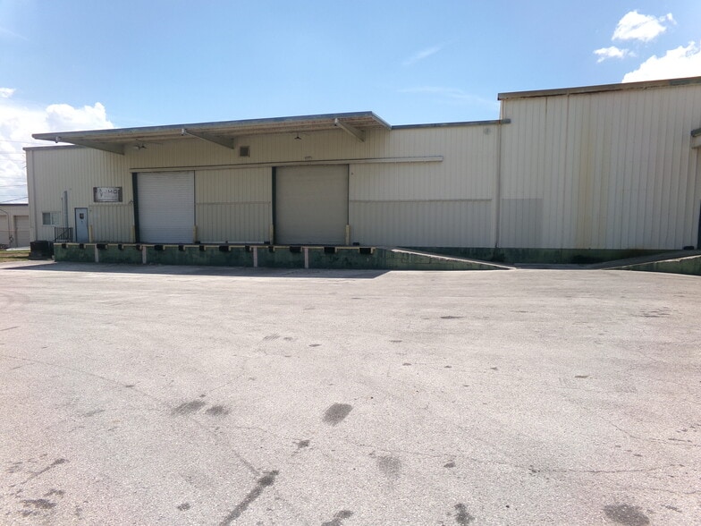 3030 Winter Lake Rd, Lakeland, FL for lease - Building Photo - Image 3 of 12