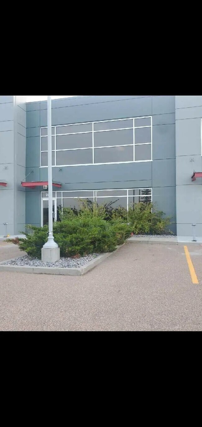 Plus de détails pour 3601 82nd Ave, Leduc, AB - Bureau à louer