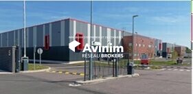 Industrial in Le Thillay for lease - Building Photo - Image 1 of 3
