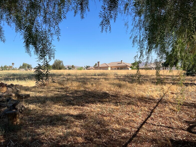 11560 Kitching St, Moreno Valley, CA à vendre - Photo du bâtiment - Image 2 de 22