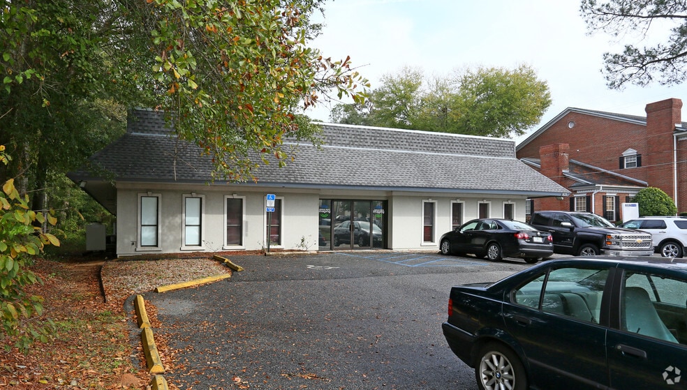 1925 Capital Cir NE, Tallahassee, FL à louer - Photo du bâtiment - Image 2 de 4