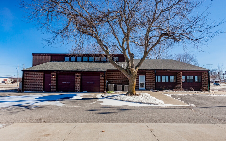 1380 NE 66th Ave, Des Moines, IA à vendre - Photo du bâtiment - Image 2 de 27