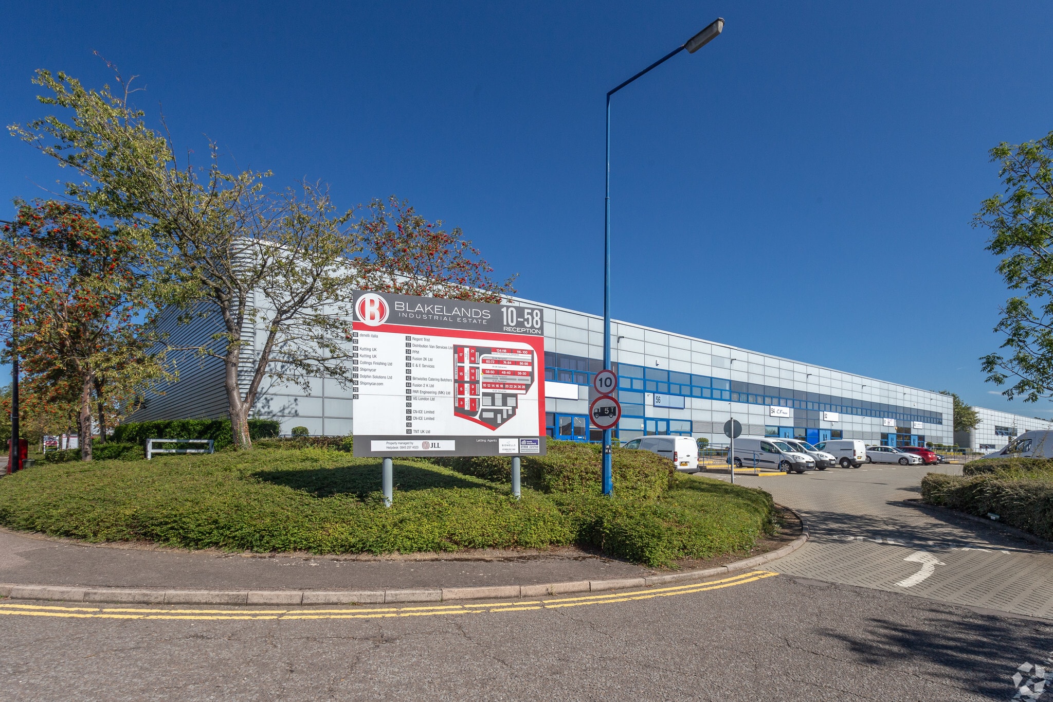 48-58 Tanners Dr, Milton Keynes for lease Primary Photo- Image 1 of 4