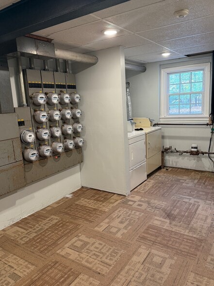 3 Lions Ave, Hudson, NH for sale - Building Photo - Image 2 of 3