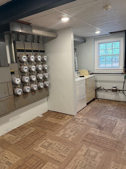 3 Lions Ave, Hudson, NH à vendre - Photo du bâtiment - Image 2 de 3