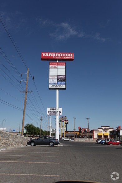 7924-7934 W Gateway Blvd, El Paso, TX à louer - Photo du bâtiment - Image 3 de 14