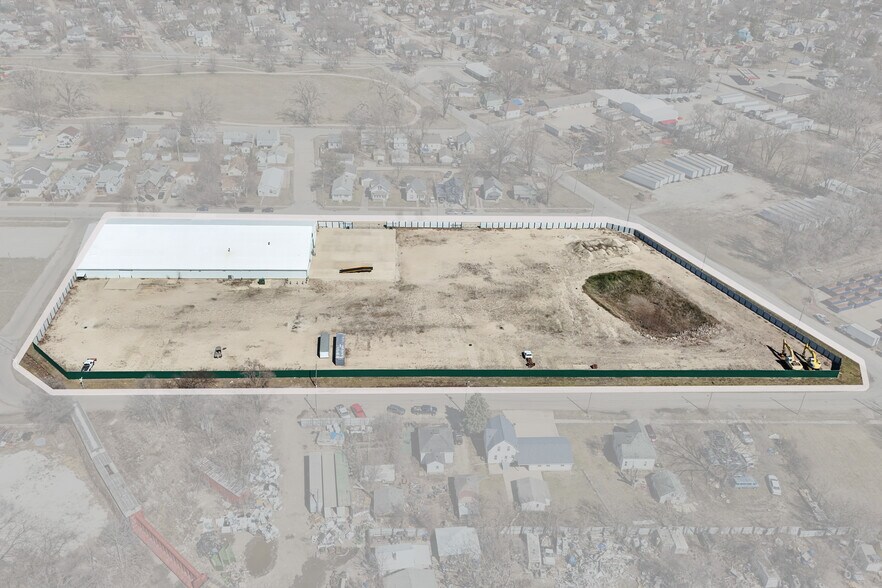 410 Rath St, Waterloo, IA à louer - Photo du bâtiment - Image 3 de 22