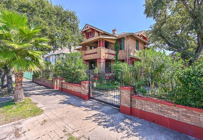 Plus de détails pour 2911 Broadway St, Galveston, TX - Bureau à vendre